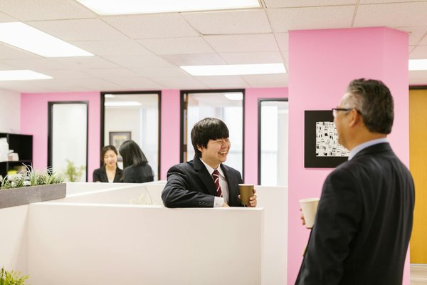 Médaille du travail échelon grand or : guide des mérites et avantages